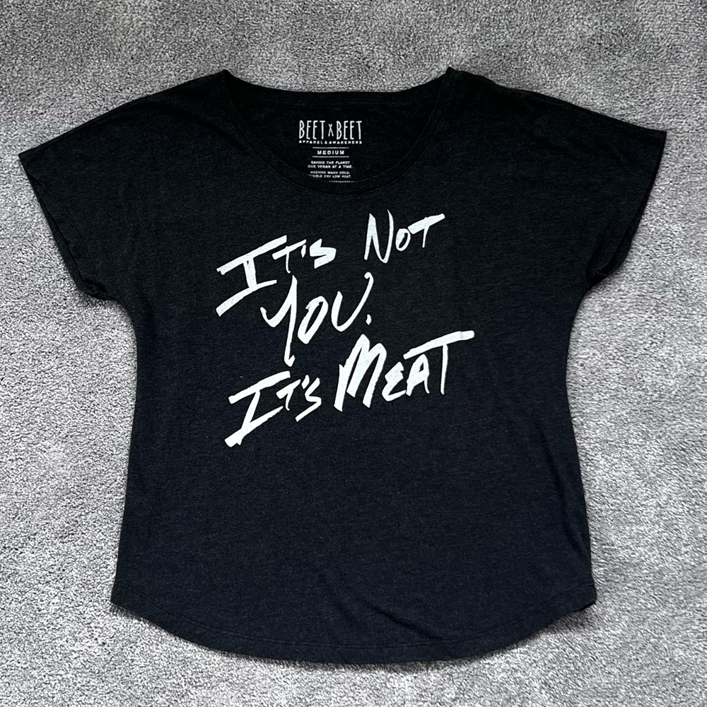 🌱VEGAN🌱 “it’s not you, it’s meat” BEET x BEET 🌱 sustainable eco-friendly tee